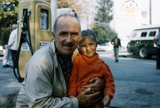 Keenan Wynn and Kimberly Lay.